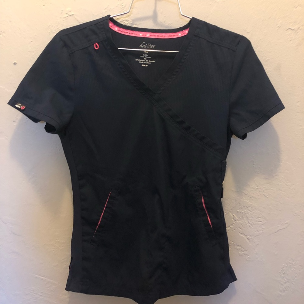 Koi lite scrub top